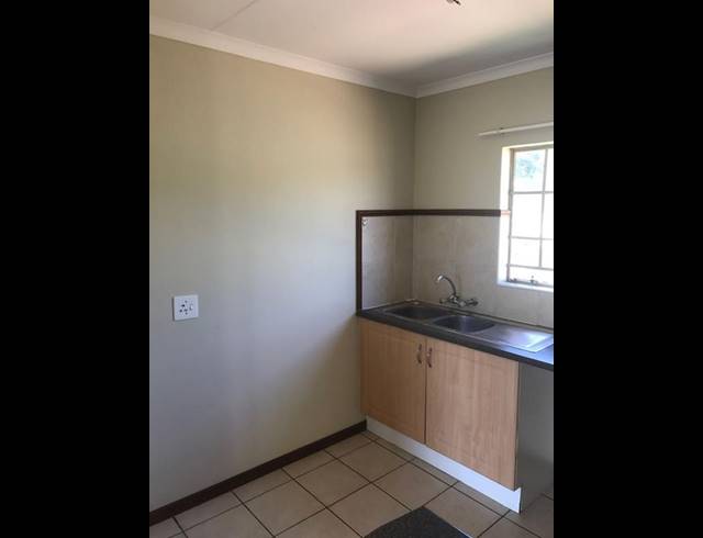 2 BEDROOM PROPERTY TO RENT IN MORELETAPARK